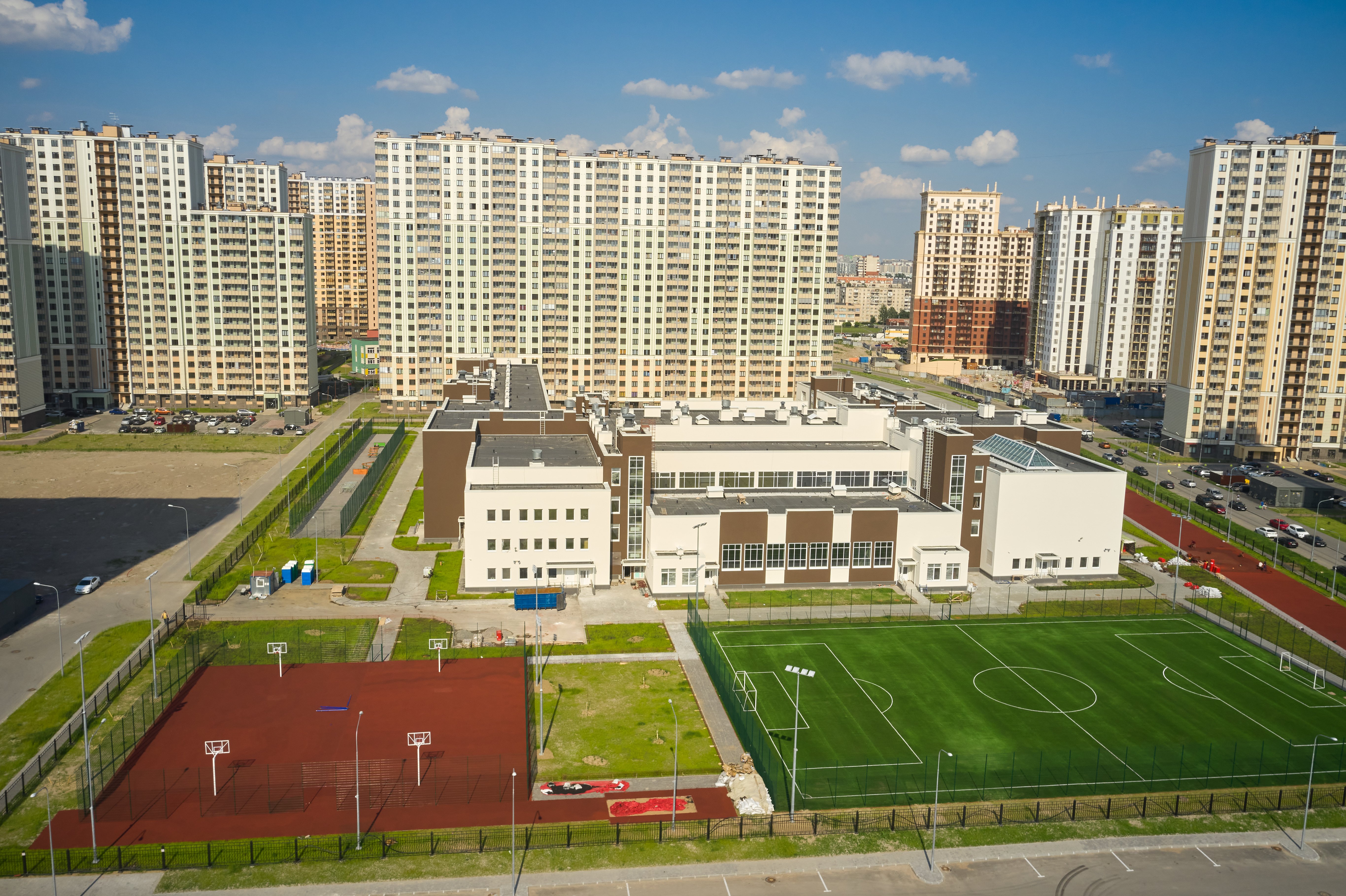 Школа есть в санкт петербурге